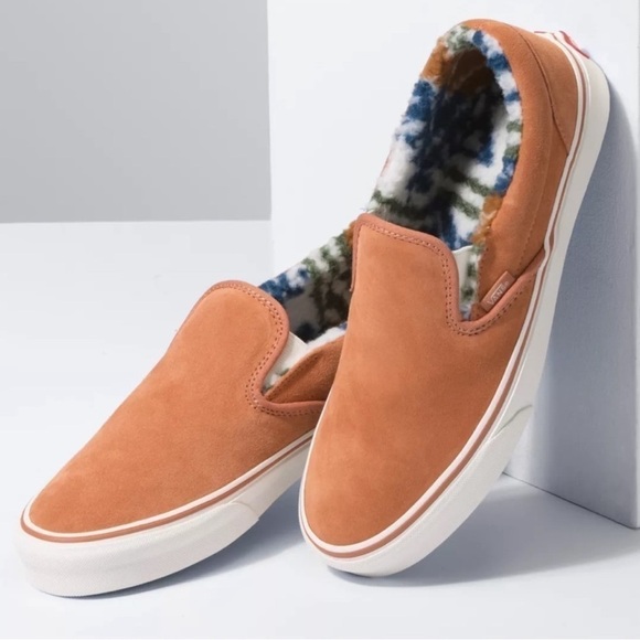 Vans Classic Slip On‎ Suede Sherpa Sneaker Sunburn Marshmallow Size 6.5 Women - Picture 1 of 12